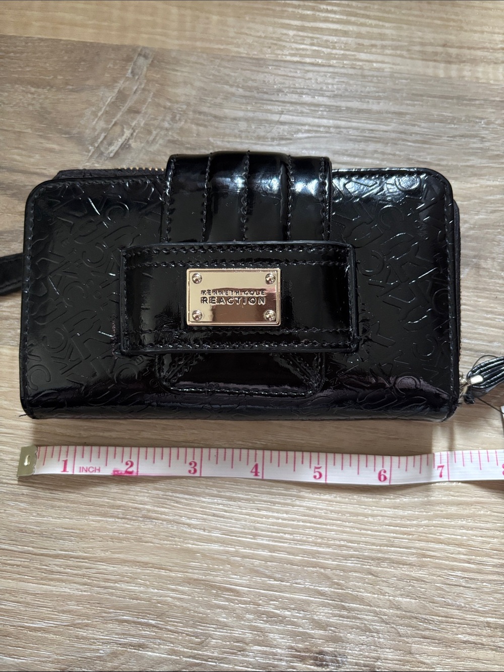 Kenneth Cole Reaction Glossy Black Embossed Zip Wallet - Picture 6 of 9